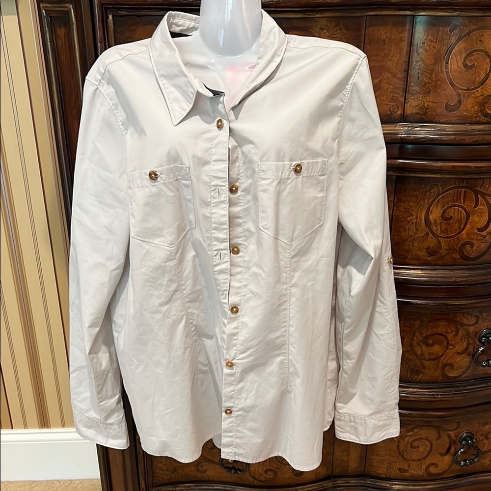 NWOT The North Face White Button-Up Long Sleeve Shirt